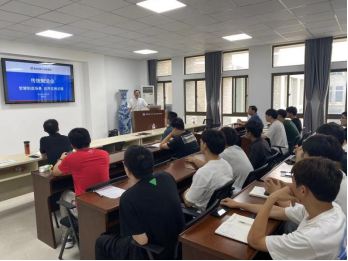 馬鞍山鋼鐵股份公司高級工程師廖海歐應(yīng)邀為機械工程學院作《智能化系統(tǒng)工程技術(shù)研發(fā)》專題學術(shù)報告
